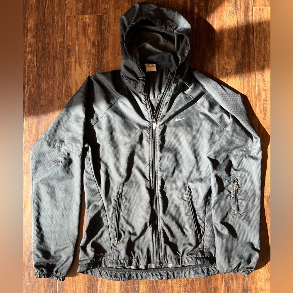 Nike windbreaker. Size Medium